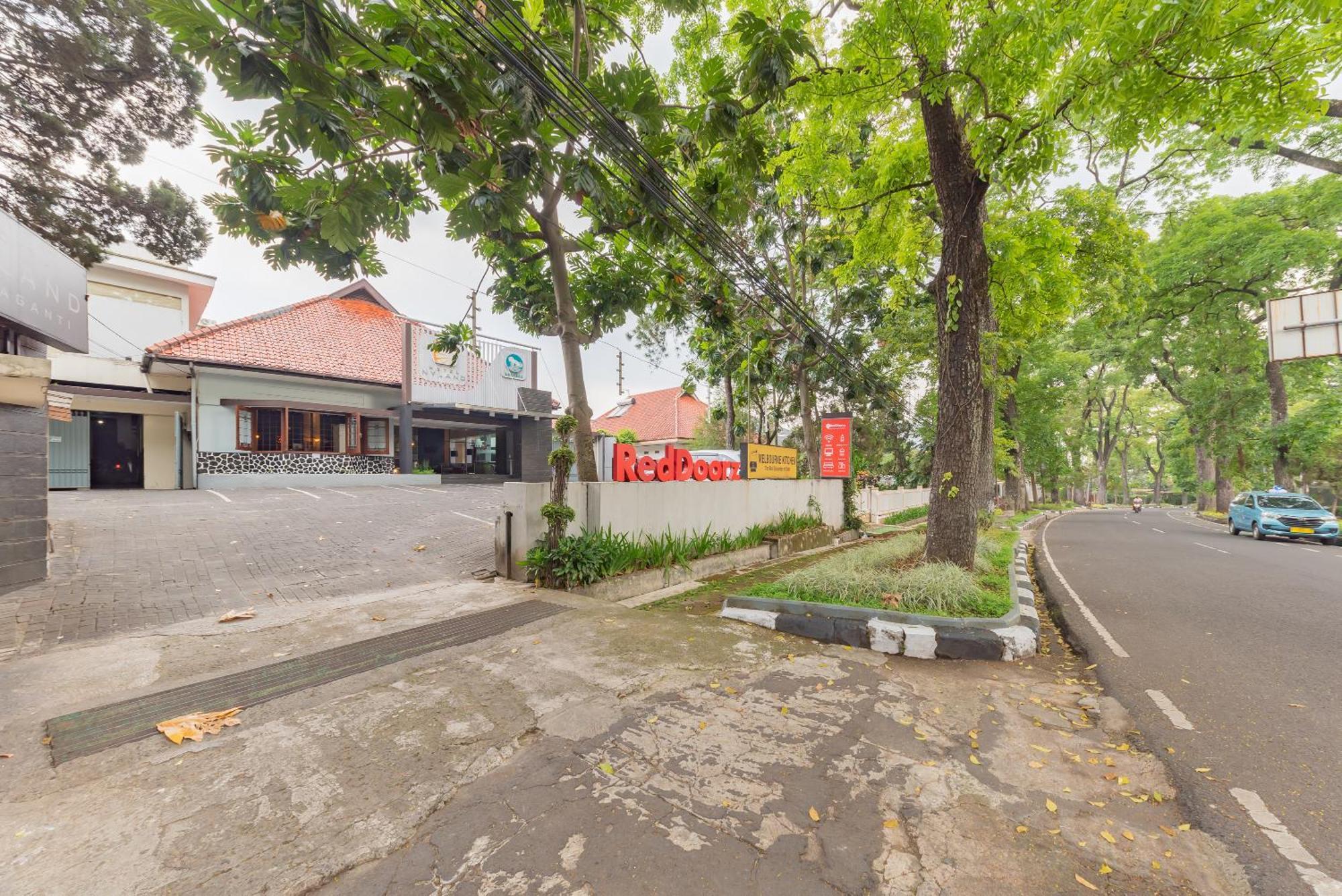 Reddoorz Plus @ Cipaganti Street 3 Bandung Eksteriør billede