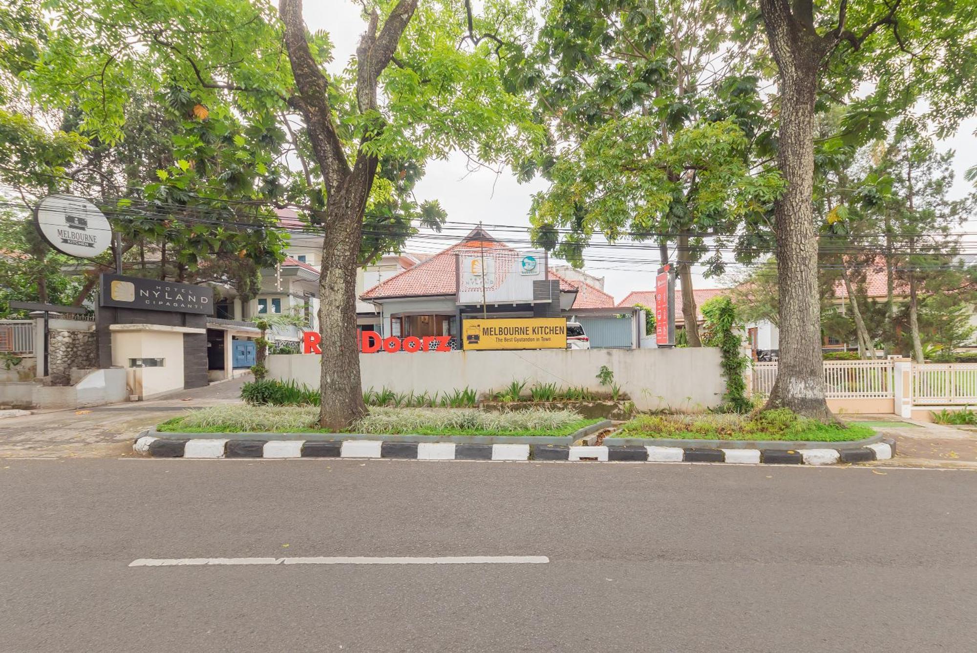 Reddoorz Plus @ Cipaganti Street 3 Bandung Eksteriør billede